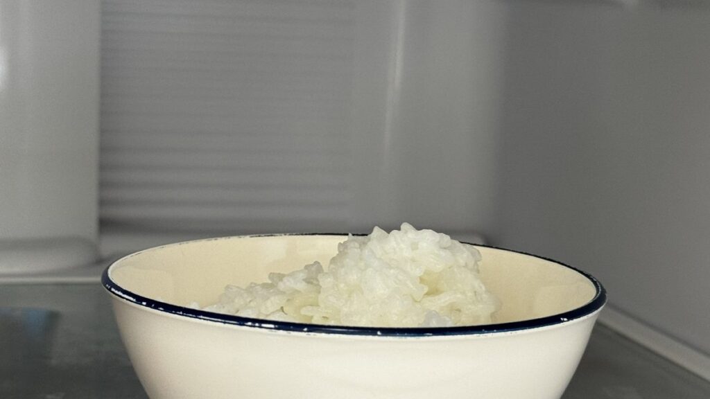 冷蔵庫にベチャベチャご飯を30分入れて冷やす方法を解説